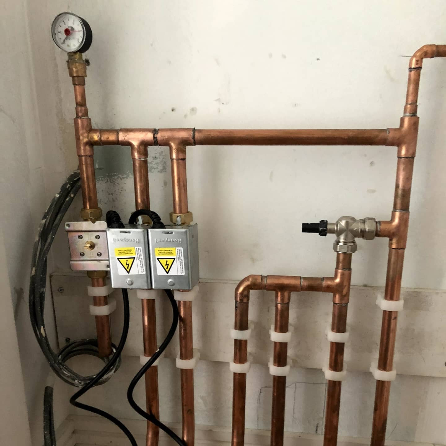 DW Plumbing Heating & Bathrooms - our services